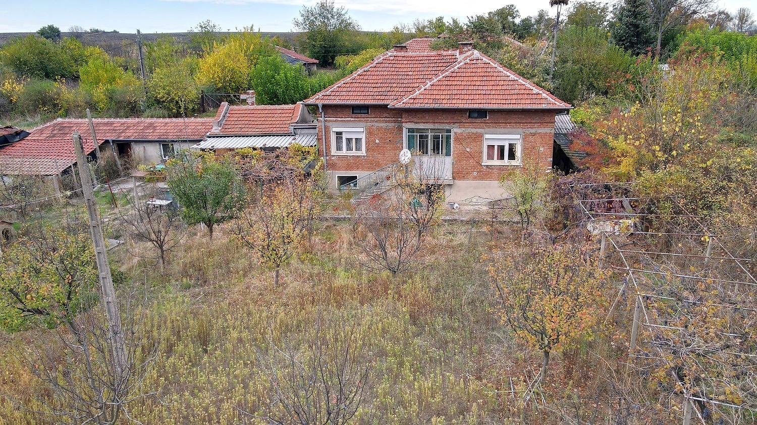 outside, facade, garden, green area