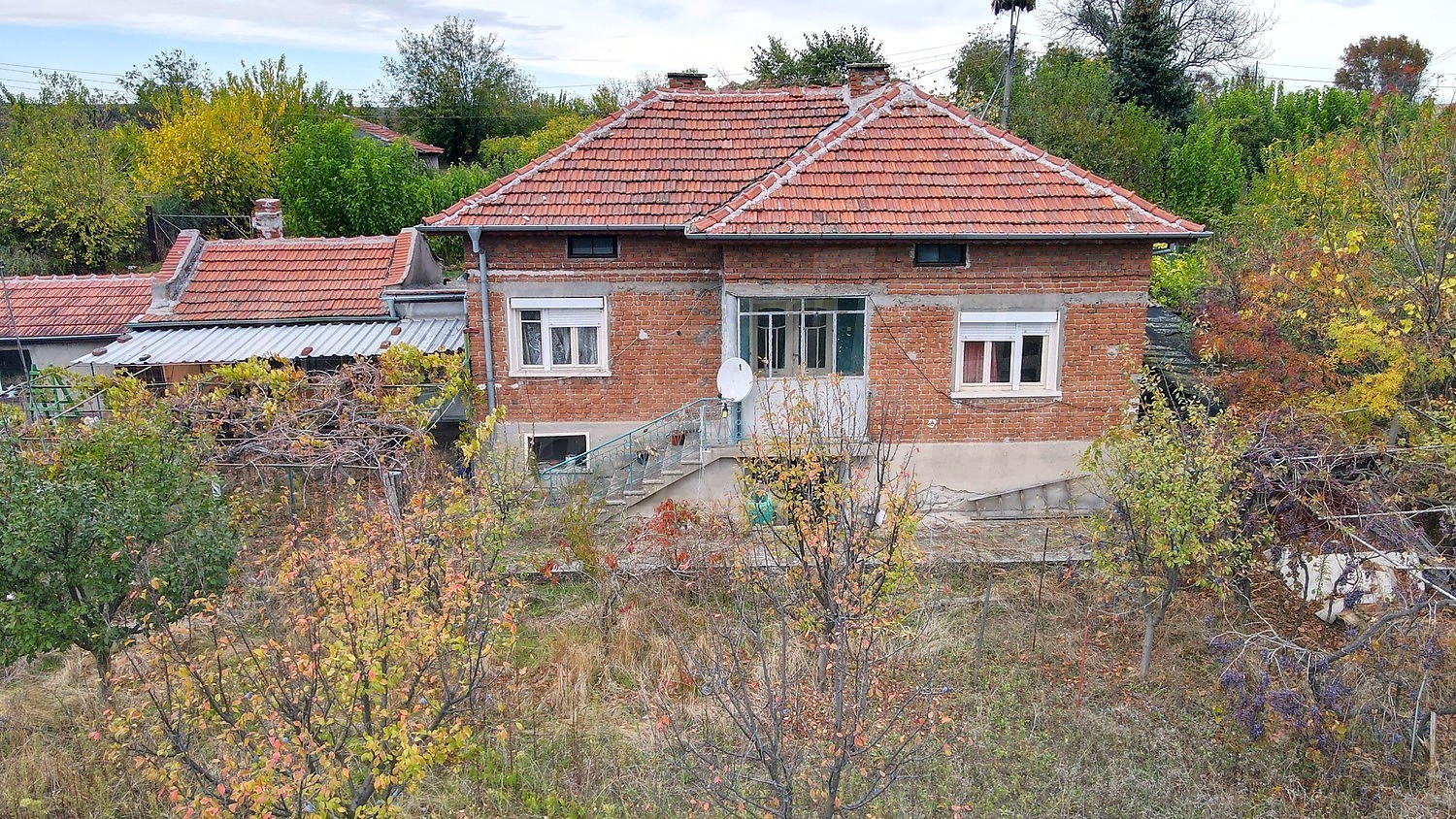 outside, facade, garden, green area
