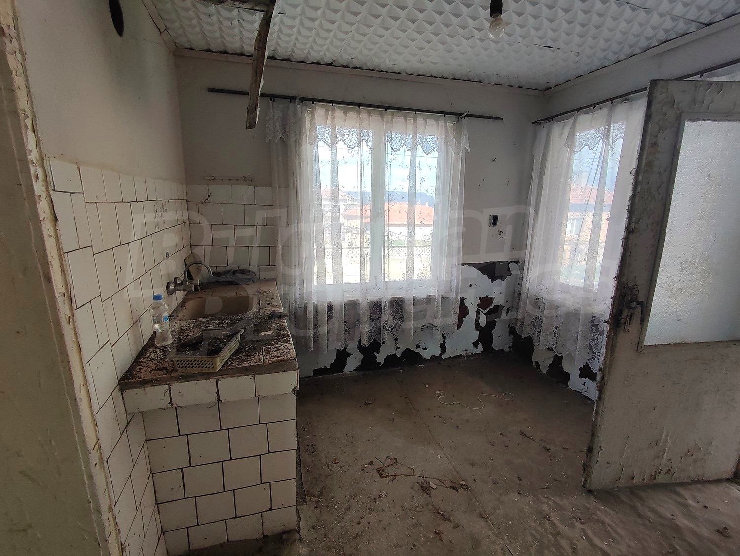 inside, kitchen