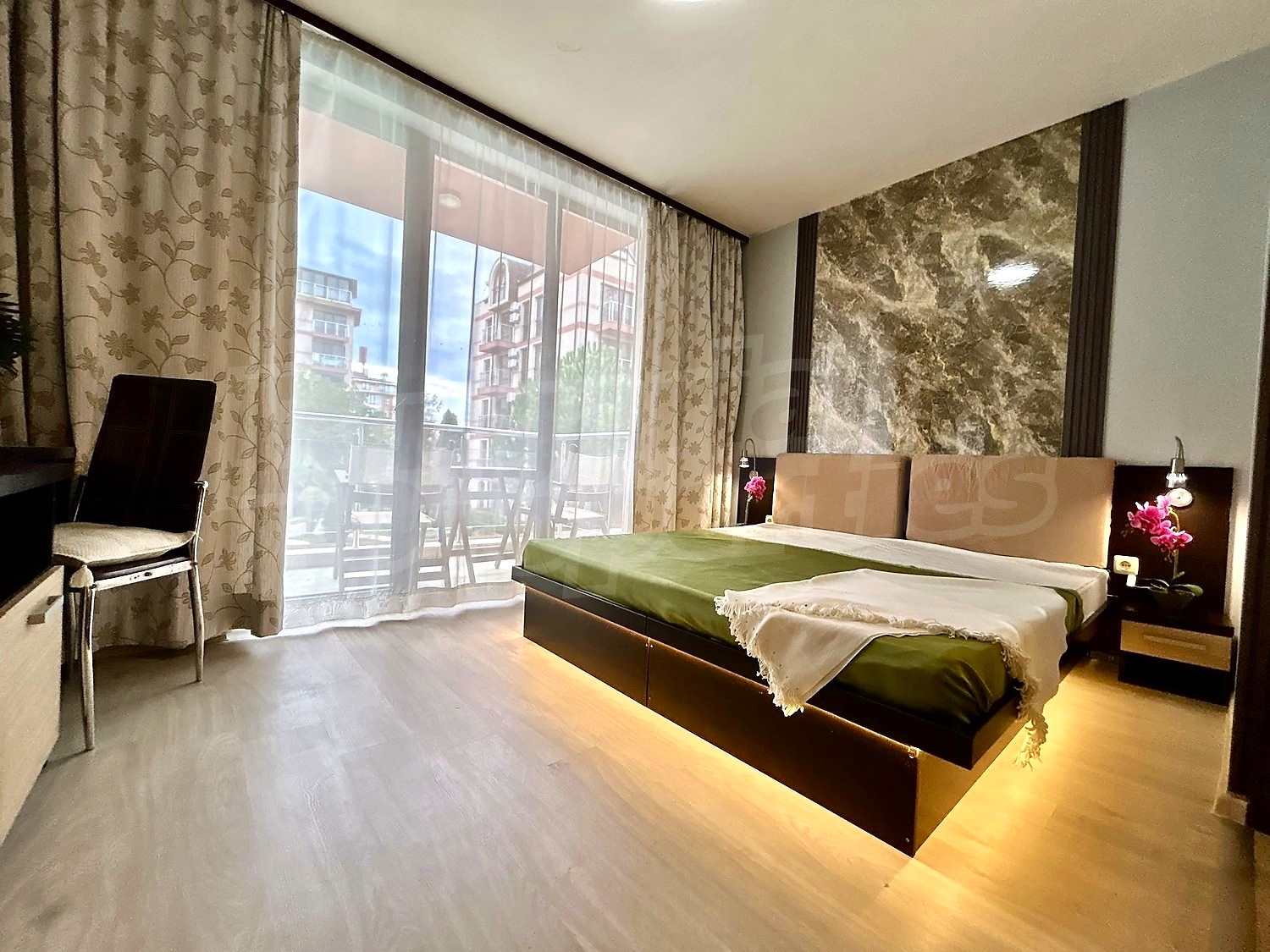 bedroom, balcony, furnished