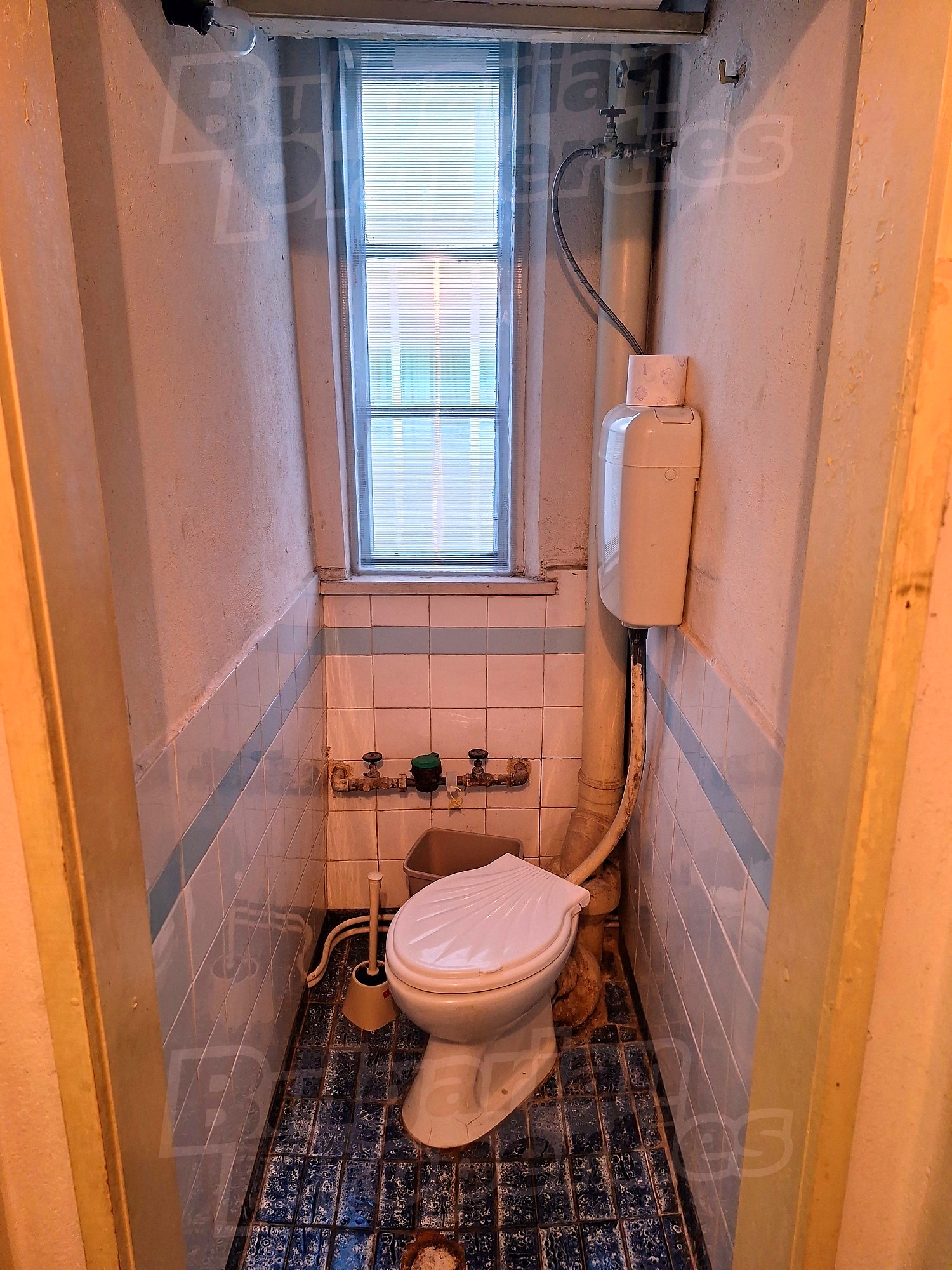 bathroom, toilet