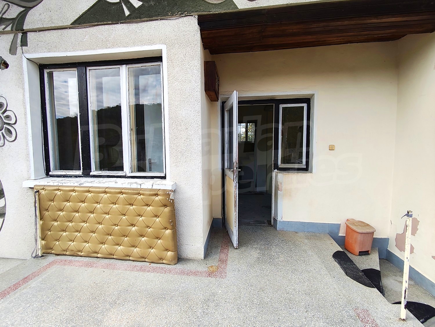 facade, outside