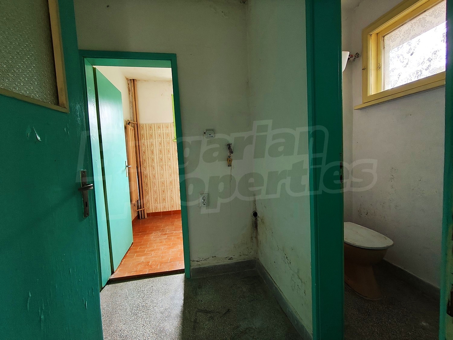bathroom, toilet