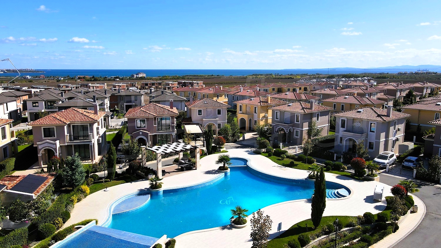 outside, pool, sea, garden