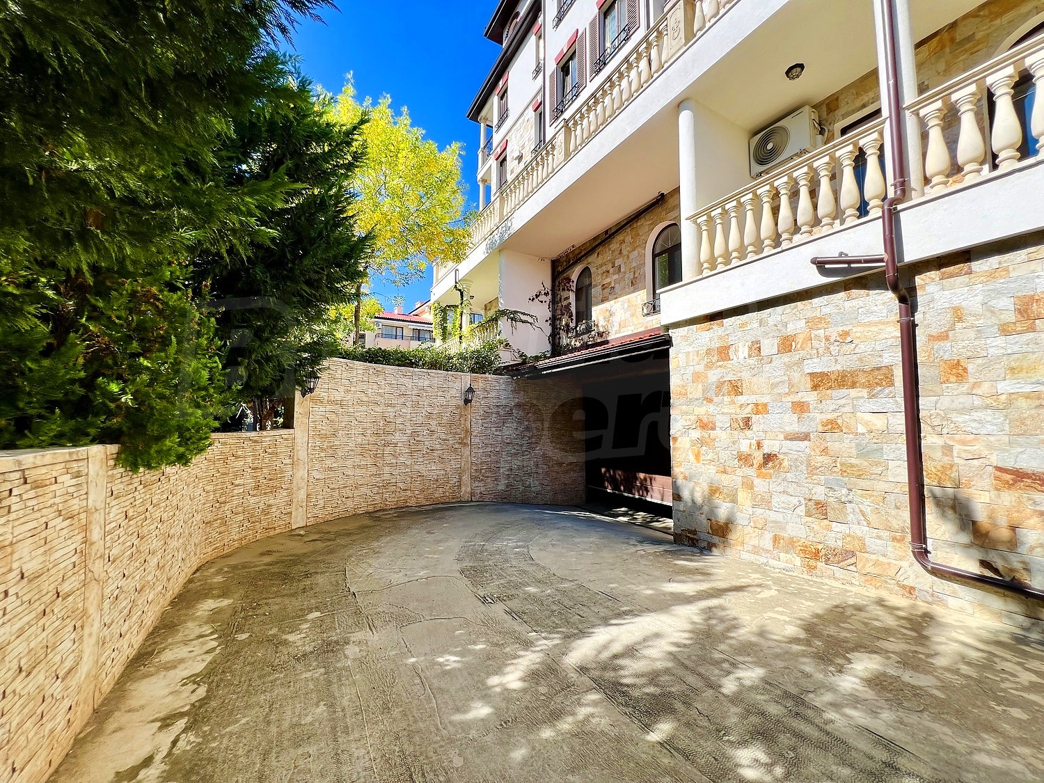 outside, facade, parking, garden