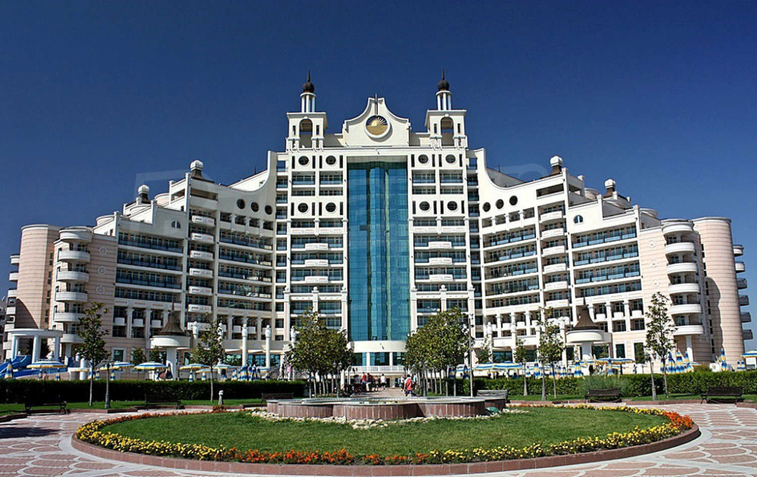 Apartment for sale in Sunset Resort in Pomorie, Na 20 metra ot moreto