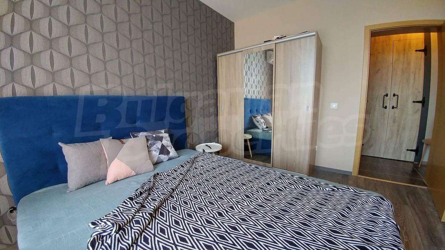 Gallery Picture 6