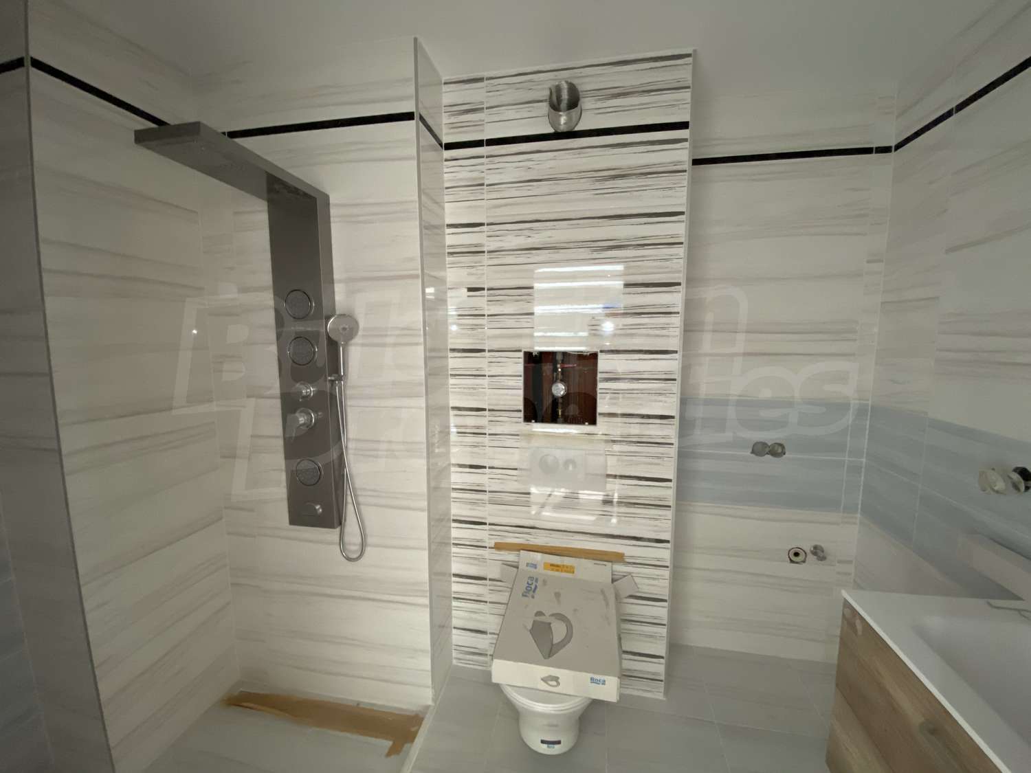 Gallery Picture 28