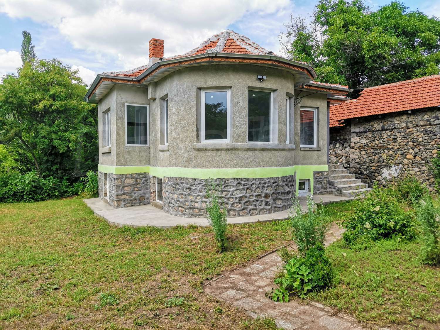 House for sale near Plovdiv, Bulgaria. House with large garden near the