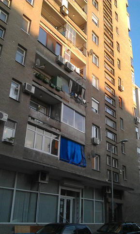 Напълно обзаведен четиристаен апартамент с перфектно местоположение Напълно обзаведен четиристаен апартамент с перфектно местоположение