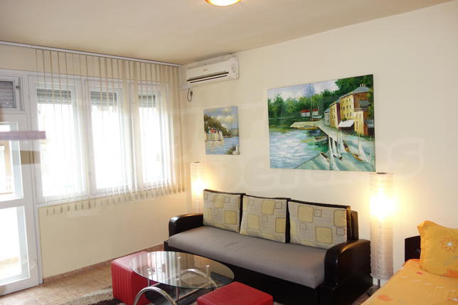 Spacious, fully furnished apartment within walking distance of all amenities Spacious, fully furnished apartment within walking distance of all amenities