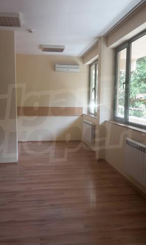 Office with 3 premises and communicative location in a prestigious area Office with 3 premises and communicative location in a prestigious area