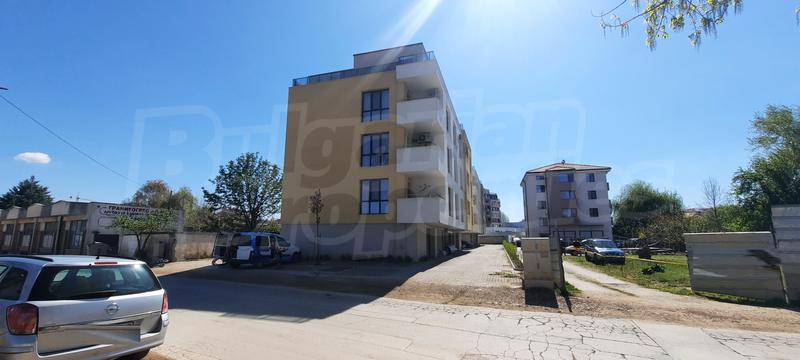 One-, two- and three-bedroom apartments, garages and parking spaces in Hristo Smirnenski district One-, two- and three-bedroom apartments, garages and parking spaces in Hristo Smirnenski district