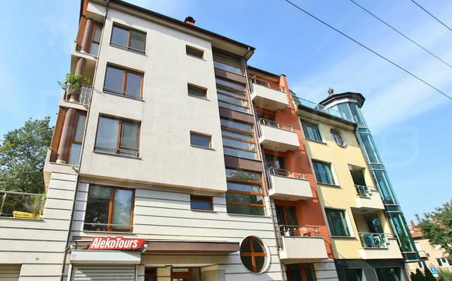 Luxury 2-bedroom apartment near the Sofia Seminary and Borisova Gradina Luxury 2-bedroom apartment near the Sofia Seminary and Borisova Gradina