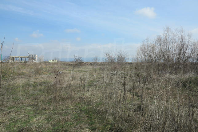 Industrial land with potential for warehouses, offices, manufacturing Industrial land with potential for warehouses, offices, manufacturing