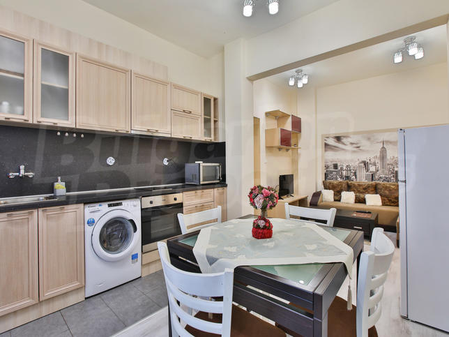 Fully furnished and equipped apartment with a central location in the capital Fully furnished and equipped apartment with a central location in the capital