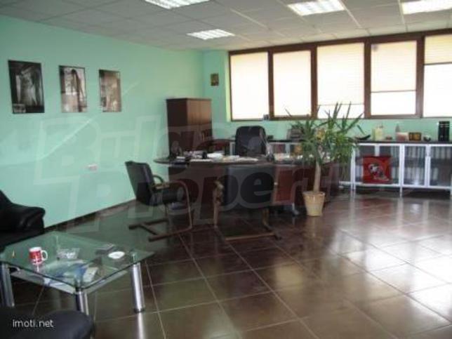 Office space in a business building in the city center Office space in a business building in the city center