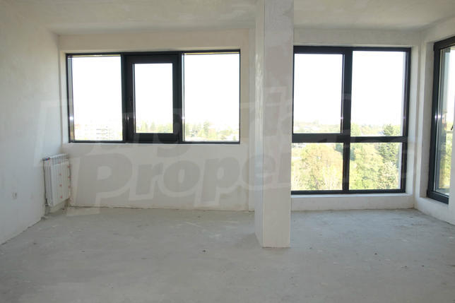 Spacious, high-floor family home with panoramic city views Spacious, high-floor family home with panoramic city views
