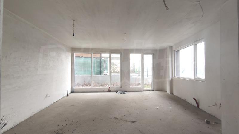 Apartment with a quiet location near the mountain and daily amenities Apartment with a quiet location near the mountain and daily amenities