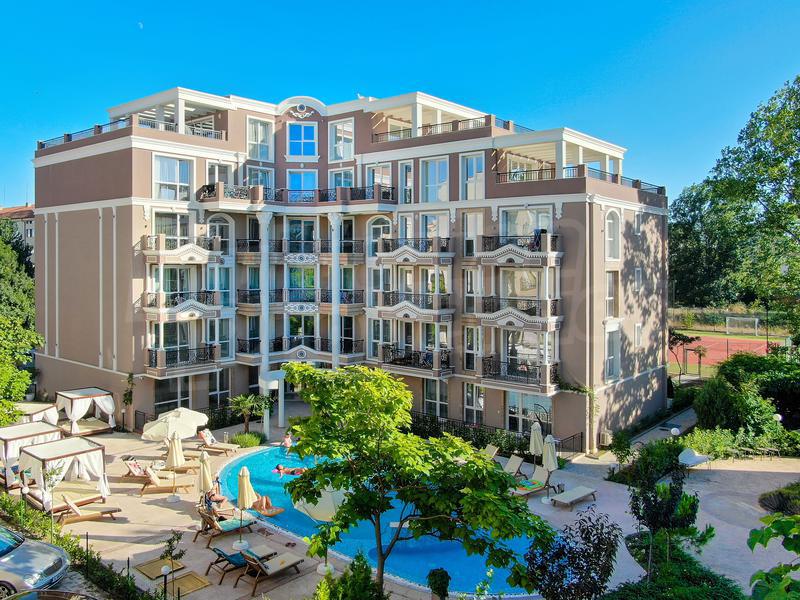 An elite complex with stylish architecture An elite complex with stylish architecture