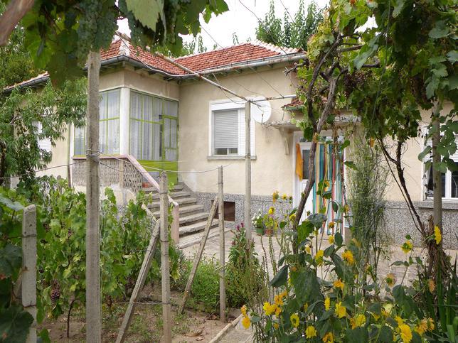 Rural property in big village Rural property in big village