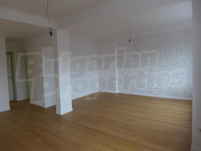 Two-bedroom apartment with functional layout and communicative location Two-bedroom apartment with functional layout and communicative location