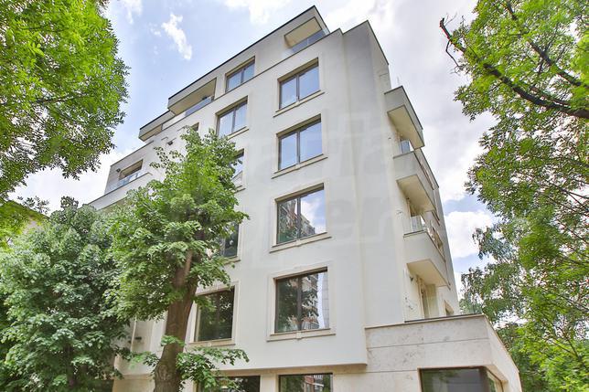 Luxury dwellings in quality residential building near the National Palace of Culture Luxury dwellings in quality residential building near the National Palace of Culture