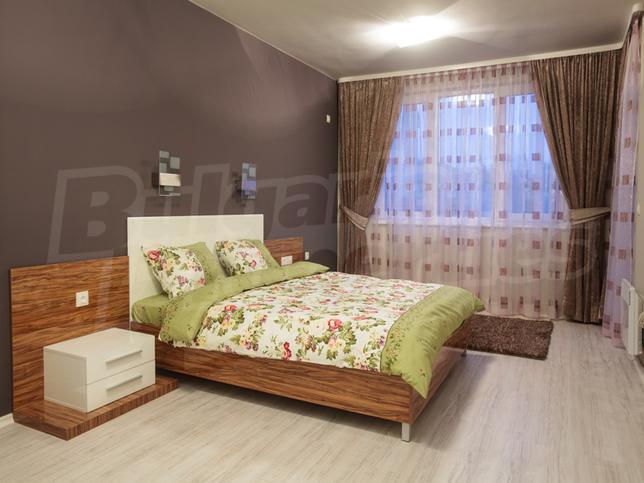 Spacious apartment with underground parking space next to the Sea Garden
Spacious apartment with underground parking space next to the Sea Garden