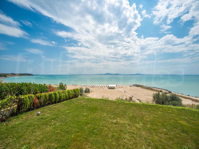 Furnished apartments in a complex with a swimming pool and many amenities in Burgas Furnished apartments in a complex with a swimming pool and many amenities in Burgas