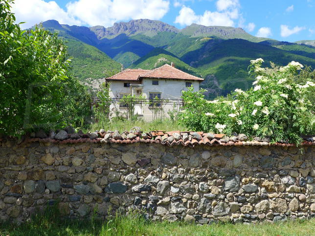 House with wonderful location,which must be seen House with wonderful location,which must be seen