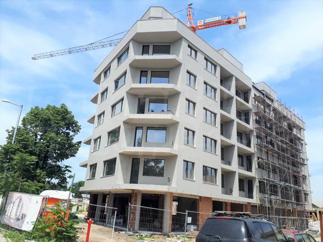 Spacious new homes near bus stop, kindergarten and schools Spacious new homes near bus stop, kindergarten and schools