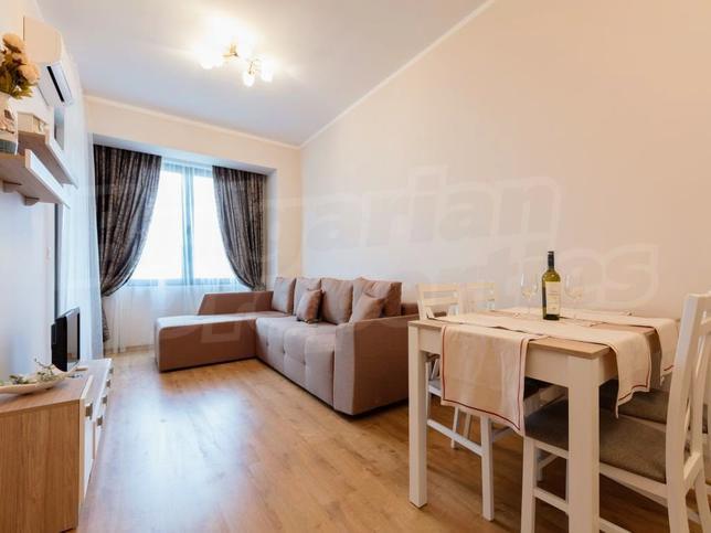 Comfortable and sunny dwelling with nice sea view Comfortable and sunny dwelling with nice sea view