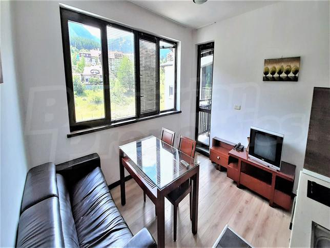 Southwest-facing holiday home with panoramic views of Pirin Mountain Southwest-facing holiday home with panoramic views of Pirin Mountain