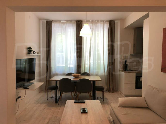 Comfortable apartment on a quiet street near the National Palace of Culture Comfortable apartment on a quiet street near the National Palace of Culture