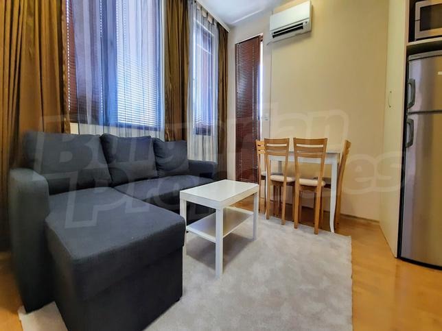 Two-bedroom apartment with full furniture and parking space Two-bedroom apartment with full furniture and parking space