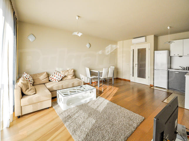 Sunny two-bedroom apartment with high class furniture and parking space Sunny two-bedroom apartment with high class furniture and parking space