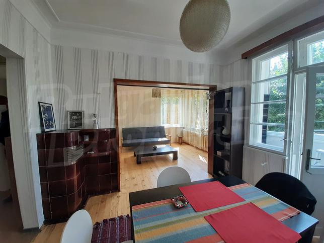 One bedroom apartment in a maintained building next to the City Garden One bedroom apartment in a maintained building next to the City Garden