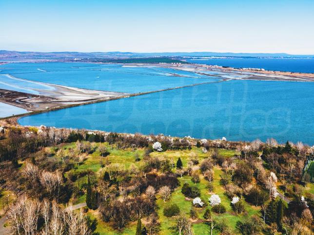 Изискан нов дом в непосредствена близост до Морската градина Изискан нов дом в непосредствена близост до Морската градина