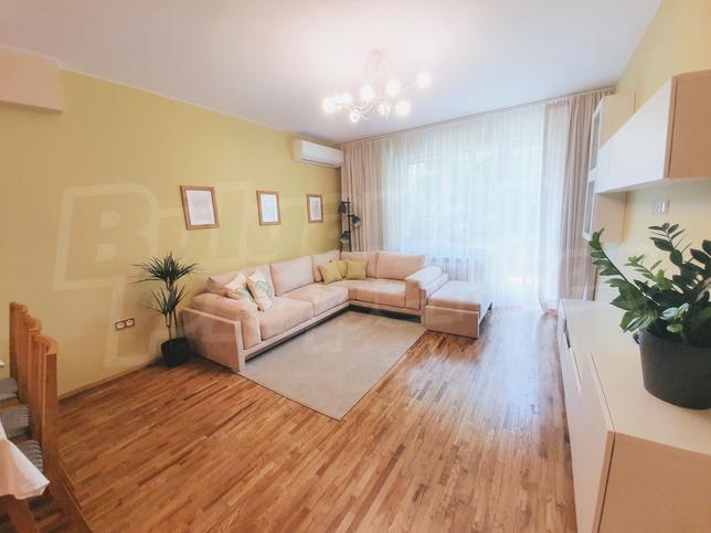 Designer furnished apartment with southern exposure in the heart of the capital Sofia Designer furnished apartment with southern exposure in the heart of the capital Sofia