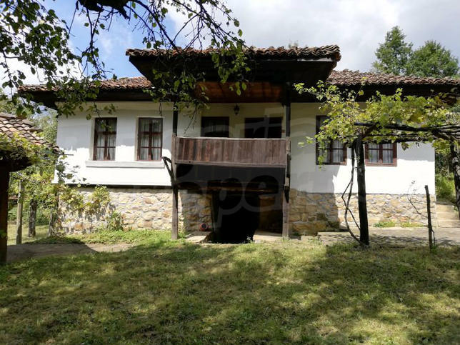 Отличен селски имот в Балкана Отличен селски имот в Балкана