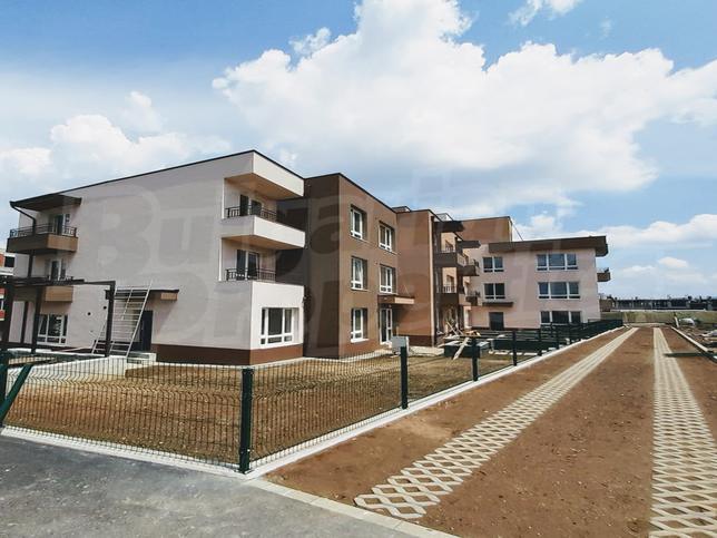 Apartment with parking space and basement near key boulevards and the mountain Apartment with parking space and basement near key boulevards and the mountain