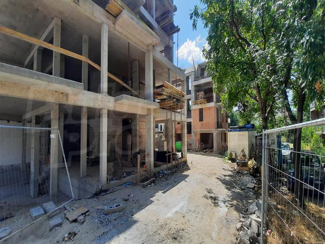 Property in a nice area of Plovdiv next to Nikola Vaptsarov Blvd. Property in a nice area of Plovdiv next to Nikola Vaptsarov Blvd.