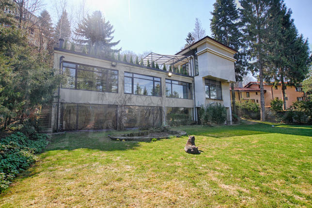 Exquisite family home with parking spaces, fitness, sauna, winter garden at the foot of Vitosha mountain
Exquisite family home with parking spaces, fitness, sauna, winter garden at the foot of Vitosha mountain