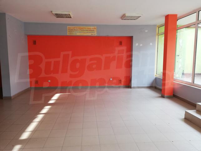 Premises for rent on a street level, near the Sports hall and school "Emilian Stanev" Premises for rent on a street level, near the Sports hall and school "Emilian Stanev"