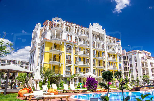 Modern apartments in a gated complex with many extras 300 m from the beach Modern apartments in a gated complex with many extras 300 m from the beach