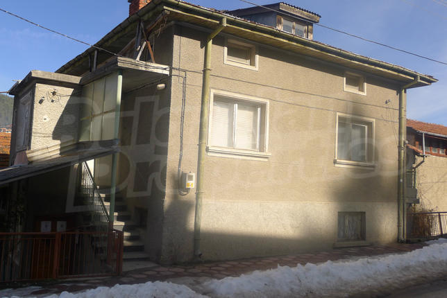 House for sale in Chepelare, center, Bulgaria. House in the center of ...