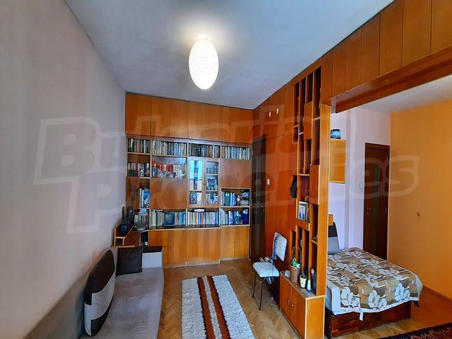 Apartment in a maintained building next to a kindergarten, school and bus transport Apartment in a maintained building next to a kindergarten, school and bus transport