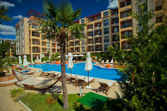 Harmony and relaxation in a complex of holiday apartments 7 min from the beach