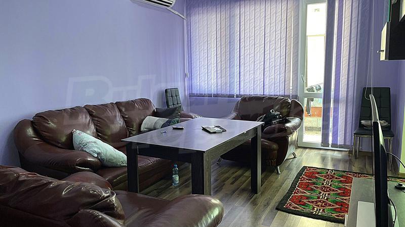 Partially renovated apartment with basement and attic Partially renovated apartment with basement and attic