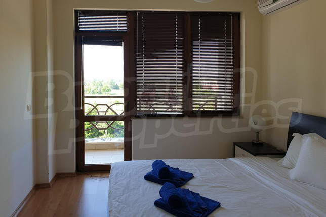 Spacious apartments near golf courses and the sea 6 km from Balchik